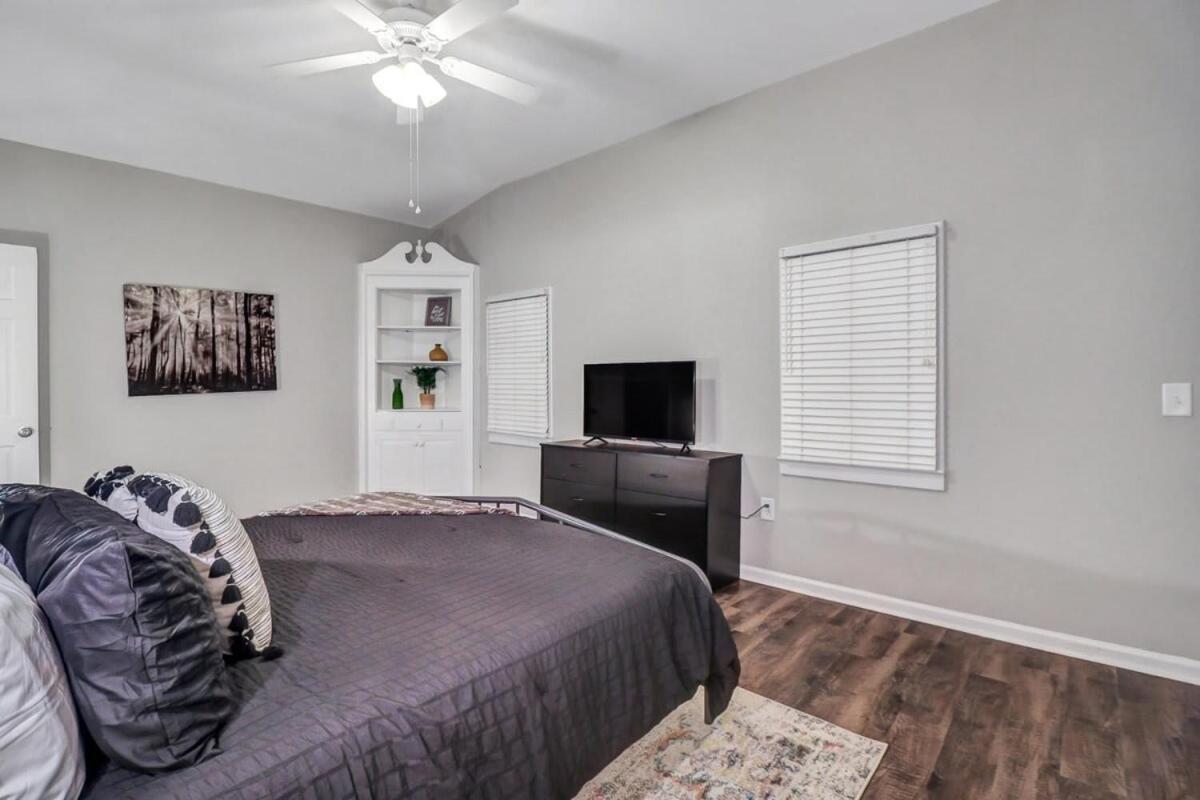 Апартаменты Eagle'S Landing Loft-Downtown Above Bull & Barrel Стейтсборо Экстерьер фото